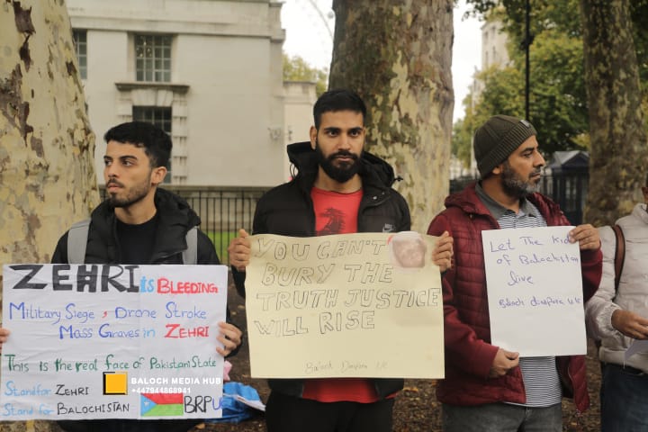 Baloch protest outside 10 Downing Street, London on 19 October 2025, demanding international action against Pakistan’s military operations in Zehri, Balochistan. Activists, including Aomar Karim, called for unity and an end to UK aid supporting human rights violations.