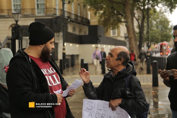 Baloch protest outside 10 Downing Street, London on 19 October 2025, demanding international action against Pakistan’s military operations in Zehri, Balochistan. Activists, including Aomar Karim, called for unity and an end to UK aid supporting human rights violations.