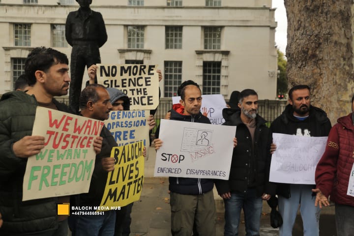 Baloch protest outside 10 Downing Street, London on 19 October 2025, demanding international action against Pakistan’s military operations in Zehri, Balochistan. Activists, including Aomar Karim, called for unity and an end to UK aid supporting human rights violations.