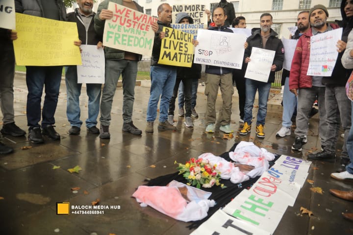 Baloch protest outside 10 Downing Street, London on 19 October 2025, demanding international action against Pakistan’s military operations in Zehri, Balochistan. Activists, including Aomar Karim, called for unity and an end to UK aid supporting human rights violations.
