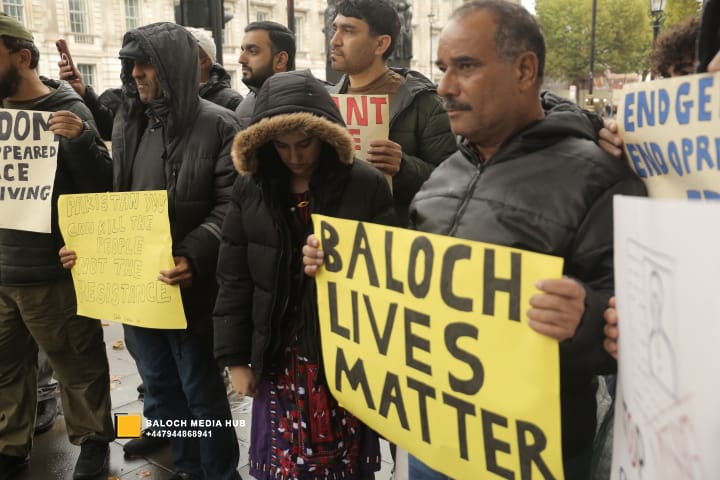 Baloch protest outside 10 Downing Street, London on 19 October 2025, demanding international action against Pakistan’s military operations in Zehri, Balochistan. Activists, including Aomar Karim, called for unity and an end to UK aid supporting human rights violations.