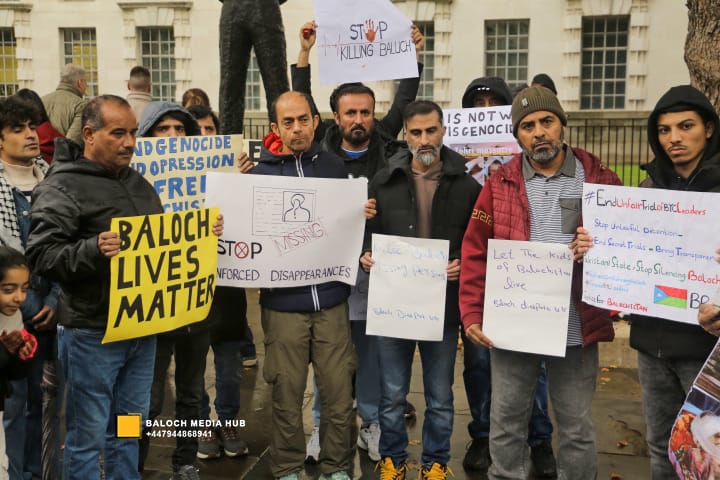 Baloch protest outside 10 Downing Street, London on 19 October 2025, demanding international action against Pakistan’s military operations in Zehri, Balochistan. Activists, including Aomar Karim, called for unity and an end to UK aid supporting human rights violations.