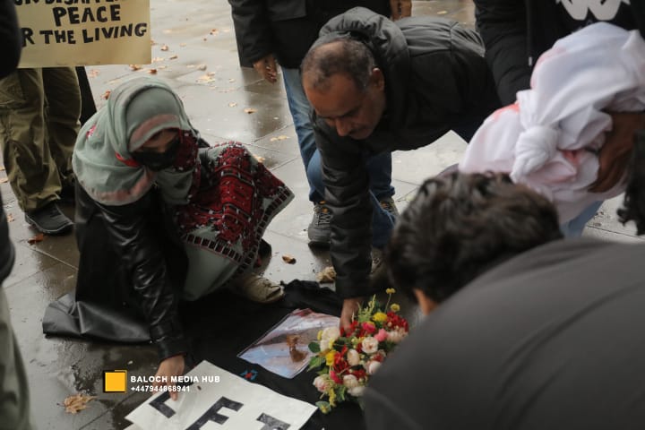 Baloch protest outside 10 Downing Street, London on 19 October 2025, demanding international action against Pakistan’s military operations in Zehri, Balochistan. Activists, including Aomar Karim, called for unity and an end to UK aid supporting human rights violations.