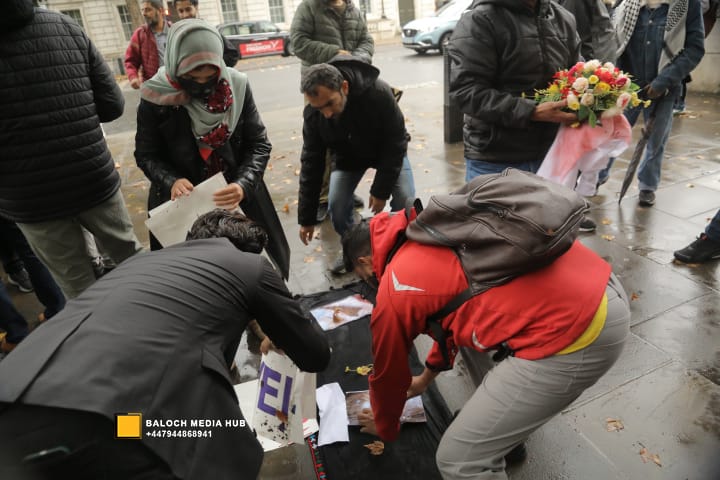 Baloch protest outside 10 Downing Street, London on 19 October 2025, demanding international action against Pakistan’s military operations in Zehri, Balochistan. Activists, including Aomar Karim, called for unity and an end to UK aid supporting human rights violations.