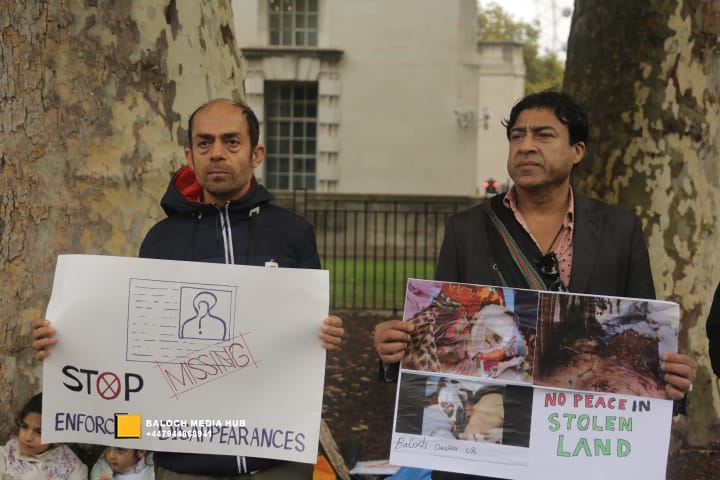 Baloch protest outside 10 Downing Street, London on 19 October 2025, demanding international action against Pakistan’s military operations in Zehri, Balochistan. Activists, including Aomar Karim, called for unity and an end to UK aid supporting human rights violations.