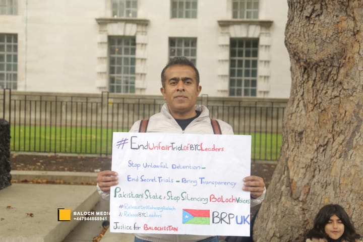 Baloch protest outside 10 Downing Street, London on 19 October 2025, demanding international action against Pakistan’s military operations in Zehri, Balochistan. Activists, including Aomar Karim, called for unity and an end to UK aid supporting human rights violations.