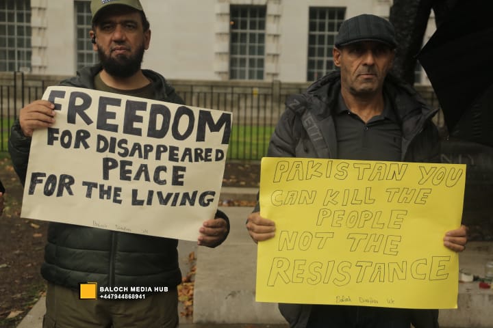 Baloch protest outside 10 Downing Street, London on 19 October 2025, demanding international action against Pakistan’s military operations in Zehri, Balochistan. Activists, including Aomar Karim, called for unity and an end to UK aid supporting human rights violations.