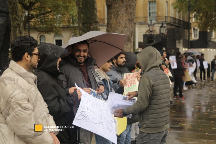 Baloch protest outside 10 Downing Street, London on 19 October 2025, demanding international action against Pakistan’s military operations in Zehri, Balochistan. Activists, including Aomar Karim, called for unity and an end to UK aid supporting human rights violations.