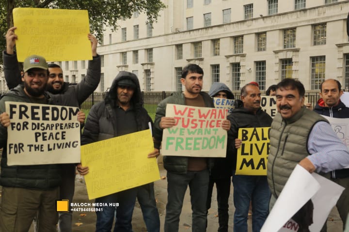 Baloch protest outside 10 Downing Street, London on 19 October 2025, demanding international action against Pakistan’s military operations in Zehri, Balochistan. Activists, including Aomar Karim, called for unity and an end to UK aid supporting human rights violations.