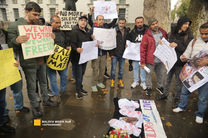 Baloch protest outside 10 Downing Street, London on 19 October 2025, demanding international action against Pakistan’s military operations in Zehri, Balochistan. Activists, including Aomar Karim, called for unity and an end to UK aid supporting human rights violations.