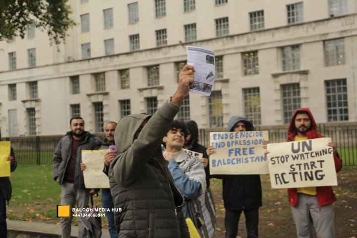 Baloch protest outside 10 Downing Street, London on 19 October 2025, demanding international action against Pakistan’s military operations in Zehri, Balochistan. Activists, including Aomar Karim, called for unity and an end to UK aid supporting human rights violations.